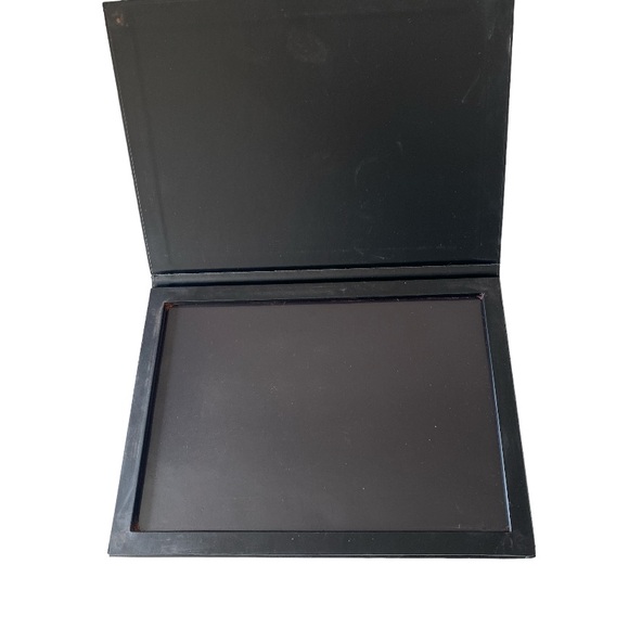 Morphe - Magnetic eyeshadow blush Pallette cosmetics black - Picture 1 of 2